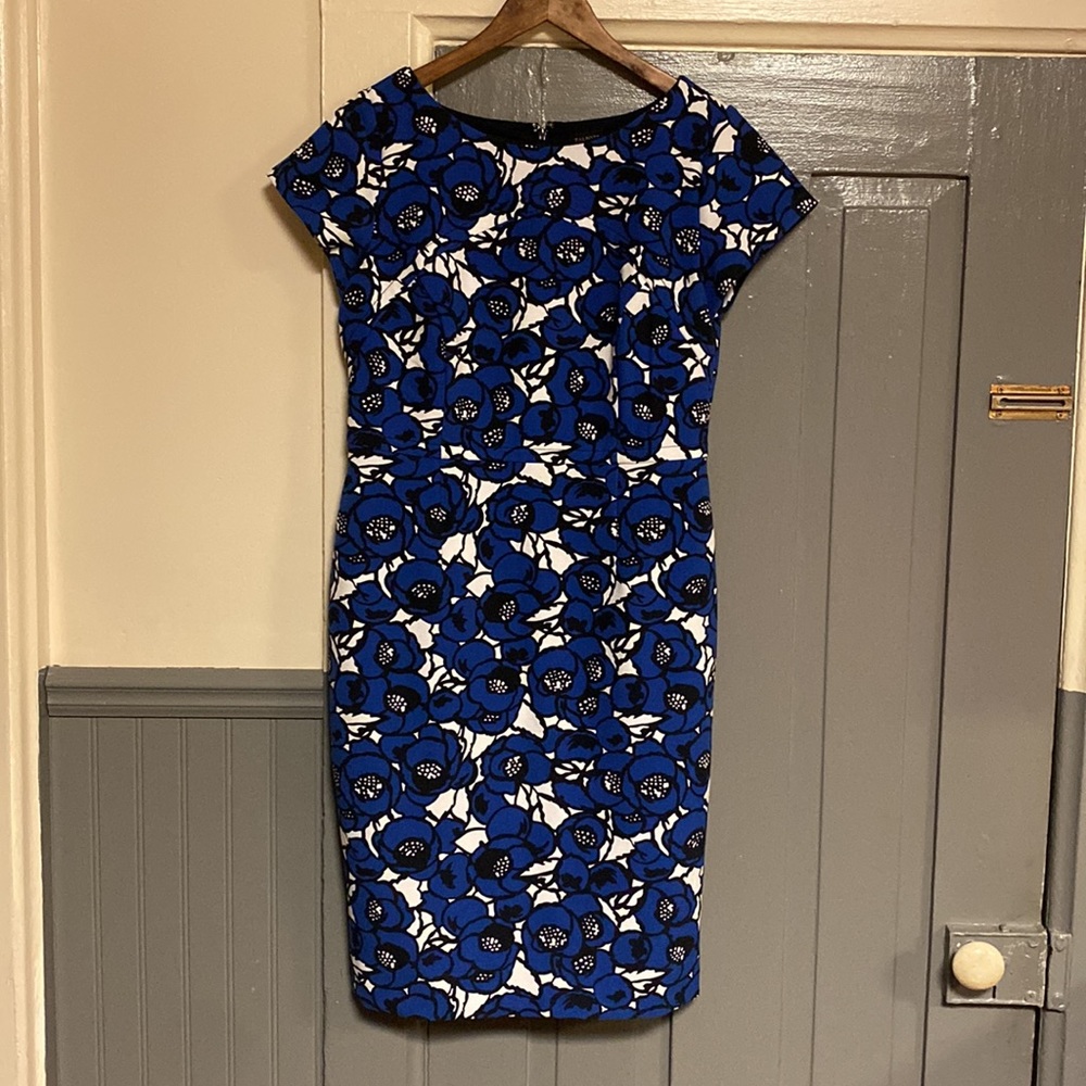 Talbots Blue & White Bold Floral Print Short Sleeve Sheath Dress